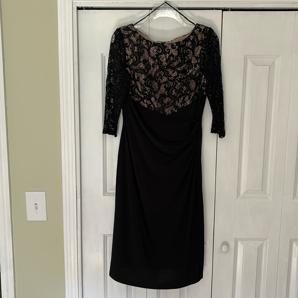 R&M Richards black knee length dress size 8